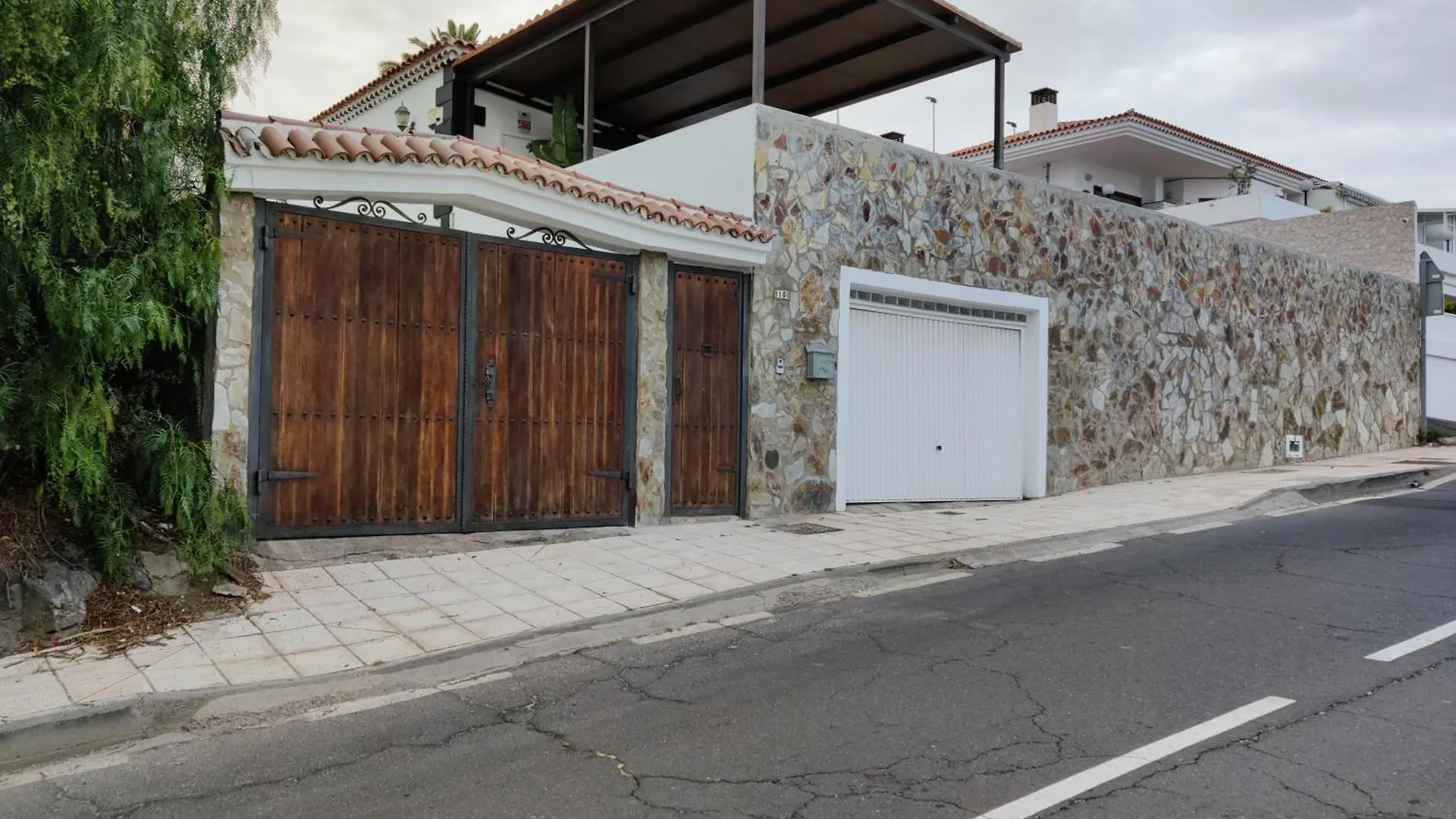 Holiday home Villa Queca Private Heated Pool Cannon Water And Jacuzzi Santa Cruz de Tenerife