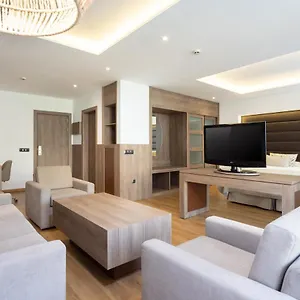 4* Отель Colon Rambla
